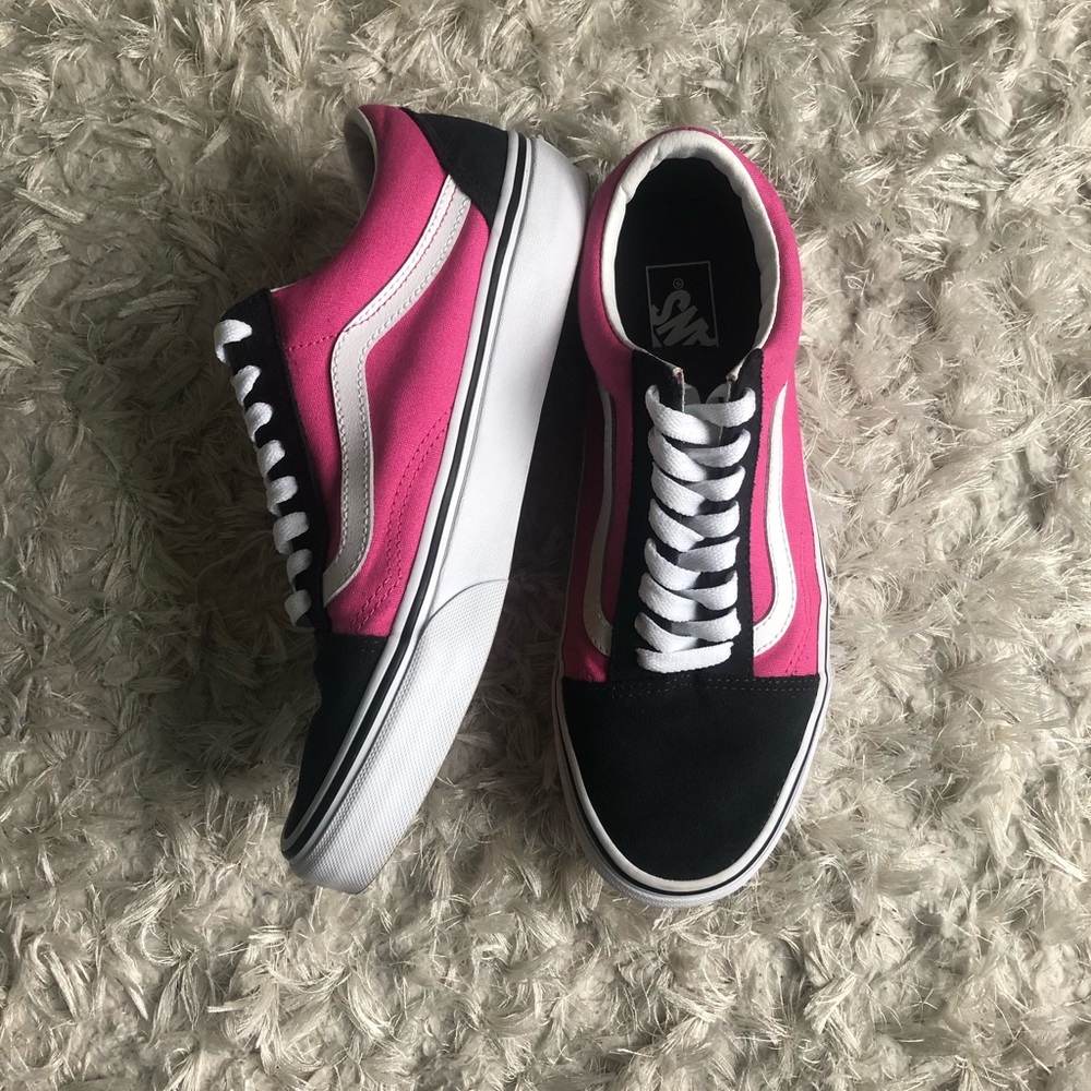 pink and black vans